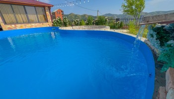 Garni Royal Resort - Pool and Garden