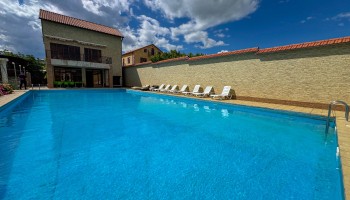 MegaPool Ashtarak - Pool and Garden
