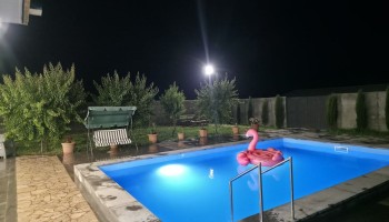 Family Pool - Ejmiacin