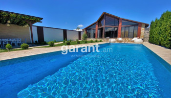 Bloom House – Zovuni