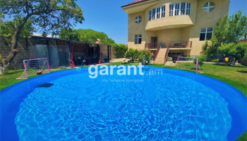 Dzoraghbyur Karen's Villa – Pool & Garden
