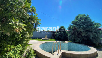 Lili House – Ejmiacin